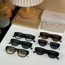Valentino Garavani VA1118 Squared Acetate Sunglasses Vlogo Crystals